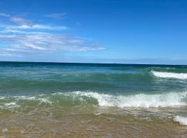 NEW BEACH Luxury 3B 2B unit - Ocean Views - 250m 2 BUDDINA BEACH!，位于巴迪纳的酒店