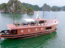 ALL including - Stay On The Bay - Meals, Activities with Cat Ba Gem Cruise，位于吉婆岛的酒店