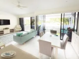 Reef Luxury Apartment