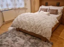 Cosy bedroom near London City Airport