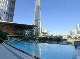 EMAAR GRANDE - Elegant 1 Bedroom Apartment - Infinity Pool - 1min to Dubai Mall and Burj Khalifa