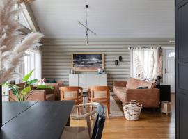 The Eyrie - Luxurious Cabin in the Golden Circle，位于Úthlid的酒店