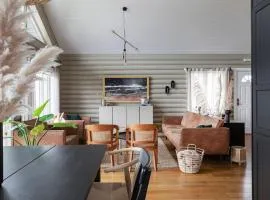 The Eyrie - Luxurious Cabin in the Golden Circle