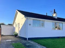 'Blue Sky' 2 Bedroom Enclosed Garden Parking WiFi
