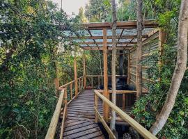 Chilote Monteaguilino，位于Llau-Llao的带泳池的酒店