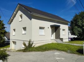 Maison 4 chambres 176m2 3x lits double 2x lits simple，位于Damprichard的酒店