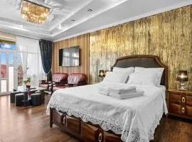 Luxurious Villa with Huge Garden, Terrace & Outdoor Space