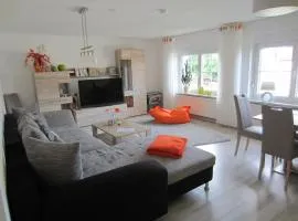 Ferienwohnung Bienwald mit Pool für 4 - 6 Personen mit 3 Schlafzimmern