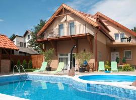 Balatonfüredi Borostyán Panzió，位于巴拉顿菲赖德的酒店