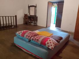 Habitación en casa de campo via al aeropuerto，位于科帕卡瓦纳的酒店