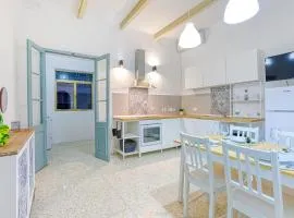 Lilly the Traditional Maltese Townhouse in Sliema