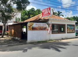 Lion's Hotel，位于Alaveddi的酒店