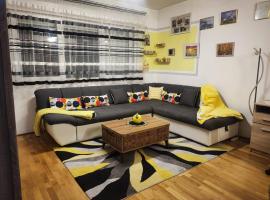 Yellow Corner Lux apartment, Lukavica, I Sarajevo near Airport - free parking，位于Donje Mladice的酒店