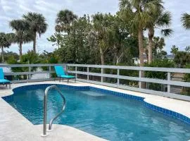 Bayfront Paradise with Heated Pool and Balcony!