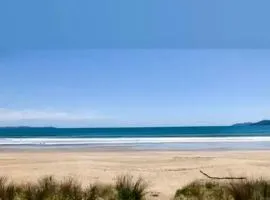 Epic Beachfront Bure - Taipa
