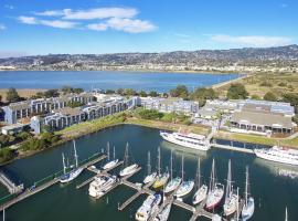 DoubleTree by Hilton Hotel Berkeley Marina，位于伯克利的酒店
