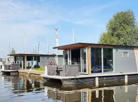 Houseboat Heeg 4 persons