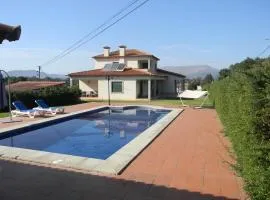 Welcoming villa in Santa Leocádia, private pool 475 m²