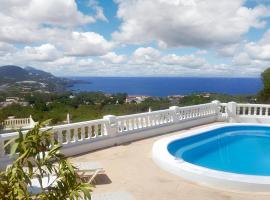 Sophisticated Villa in Sant Josep de sa Talaia with Private Pool，位于圣何塞德萨塔莱阿的酒店