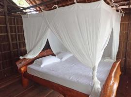 YenKarom Guest House，位于Pulau Birie的酒店