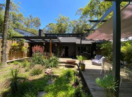 NEW Serene Modern Oasis，位于珀尔比奇的带按摩浴缸的酒店
