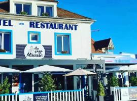 Au Ptit Mousse - Hôtel et Restaurant，位于库尔瑟勒·苏尔·梅尔的酒店