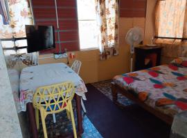Decent Couples & Decent Friends Room，位于Chāmundi的酒店