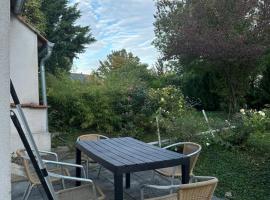 Wohnen mit Garten Top3 od Top1，位于图尔恩的酒店