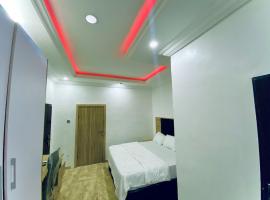 Studio Apartment - Lekki Lagos，位于拉各斯的酒店