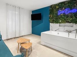 Suite Erastis Avec Spa Privé，位于埃皮纳勒的酒店