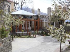 Eagle's Nest Hotel，位于Karimabad Hunza的酒店