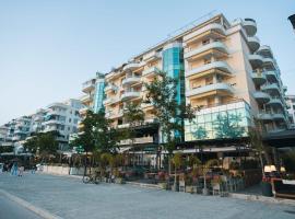 Hotel Flamingo 1，位于伏罗拉的酒店