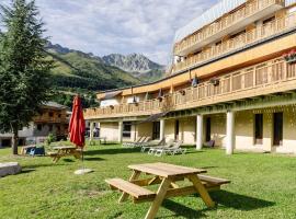 Village Vacances ATC Routes du Monde 3 Etoiles Saint-François-Longchamp，位于圣费朗索瓦-隆尚的酒店
