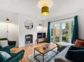 Stylish 5 Bed in Peak District Gem - Games Rooms