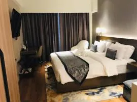 Novotel Hotel Suites Residences Manila by Amira Luxury