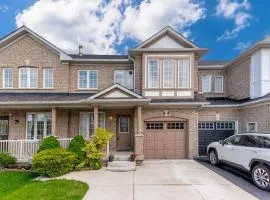 Brampton Retreat Quiet 2BR Residential Area