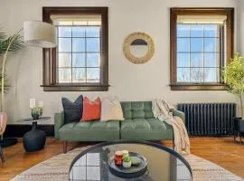 The Accountant - Sleeps 3 Guests - DT Drumheller
