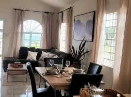 Irie Rock Cottage - Close to the Beaches and Attractions, Spa Treatment- Discovery Bay, St Ann