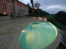 Castello Montegiove -Duplicate，位于法诺的酒店