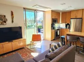 Tranquil Townhome in Downtown Neighborhood