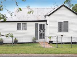 Quaint 2 bedroom fully furnished Cottage