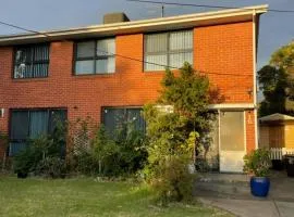 Home in Laverton 19 Minutes to Melbourne CBD