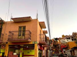 Apartamentos en el centro con vistas a la iglesia y al andador，位于Calvillo的酒店