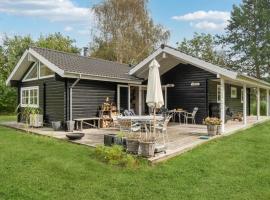 3 Bedroom Nice Home In Kalundborg，位于凯隆堡的酒店