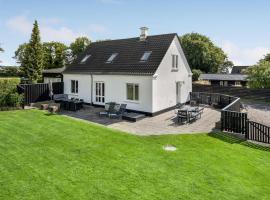 Four-Bedroom Holiday Home In Borkop，位于宝可波的酒店