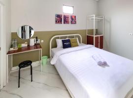 Urbanview Hotel Syariah Terra House Pati by RedDoorz，位于Pati的酒店