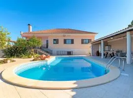 Beautiful Deluxe Villa 4 Bedroom