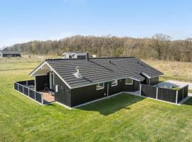 Awesome Home In Storvorde With Sauna，位于斯托沃勒的酒店