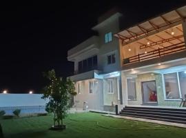 Mishi Farms - Kalamb Karjat Murbad road，位于Agashi的酒店