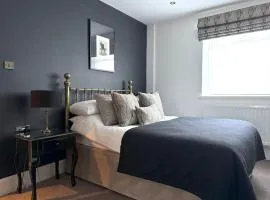 8 Crickhowell Cottages, Standard St, Central Crickhowell